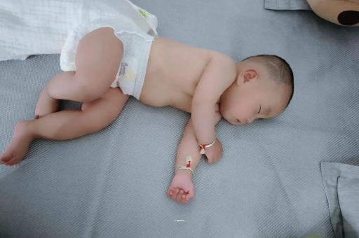 深圳合法供卵试管中心几个月宝宝会抬头
